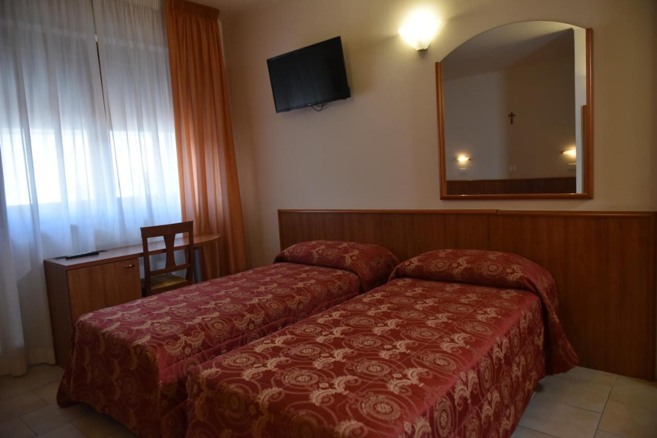 Hotel Ristorante la Solaria San Giovanni Rotondo Esterno foto