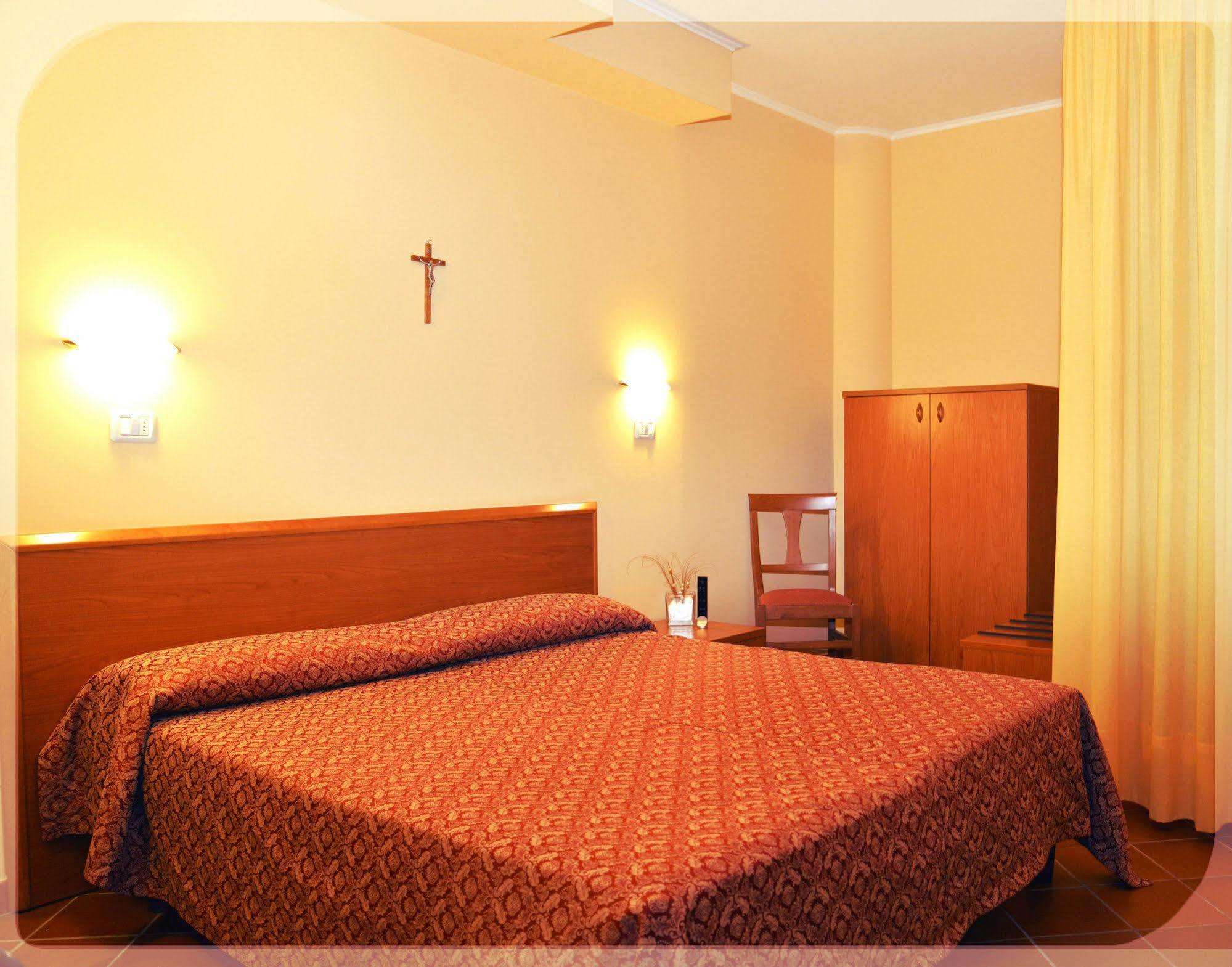 Hotel Ristorante la Solaria San Giovanni Rotondo Esterno foto
