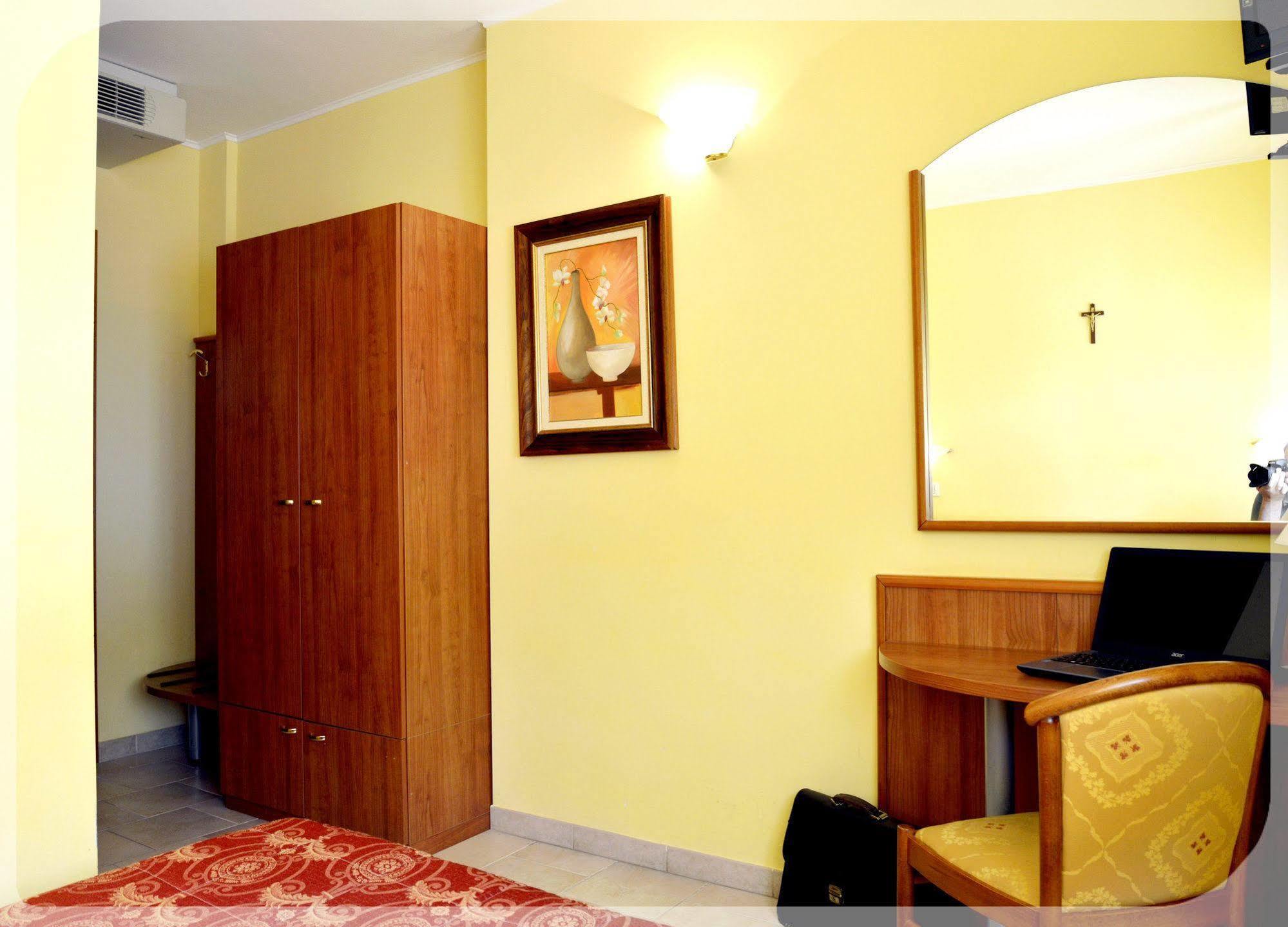 Hotel Ristorante la Solaria San Giovanni Rotondo Esterno foto