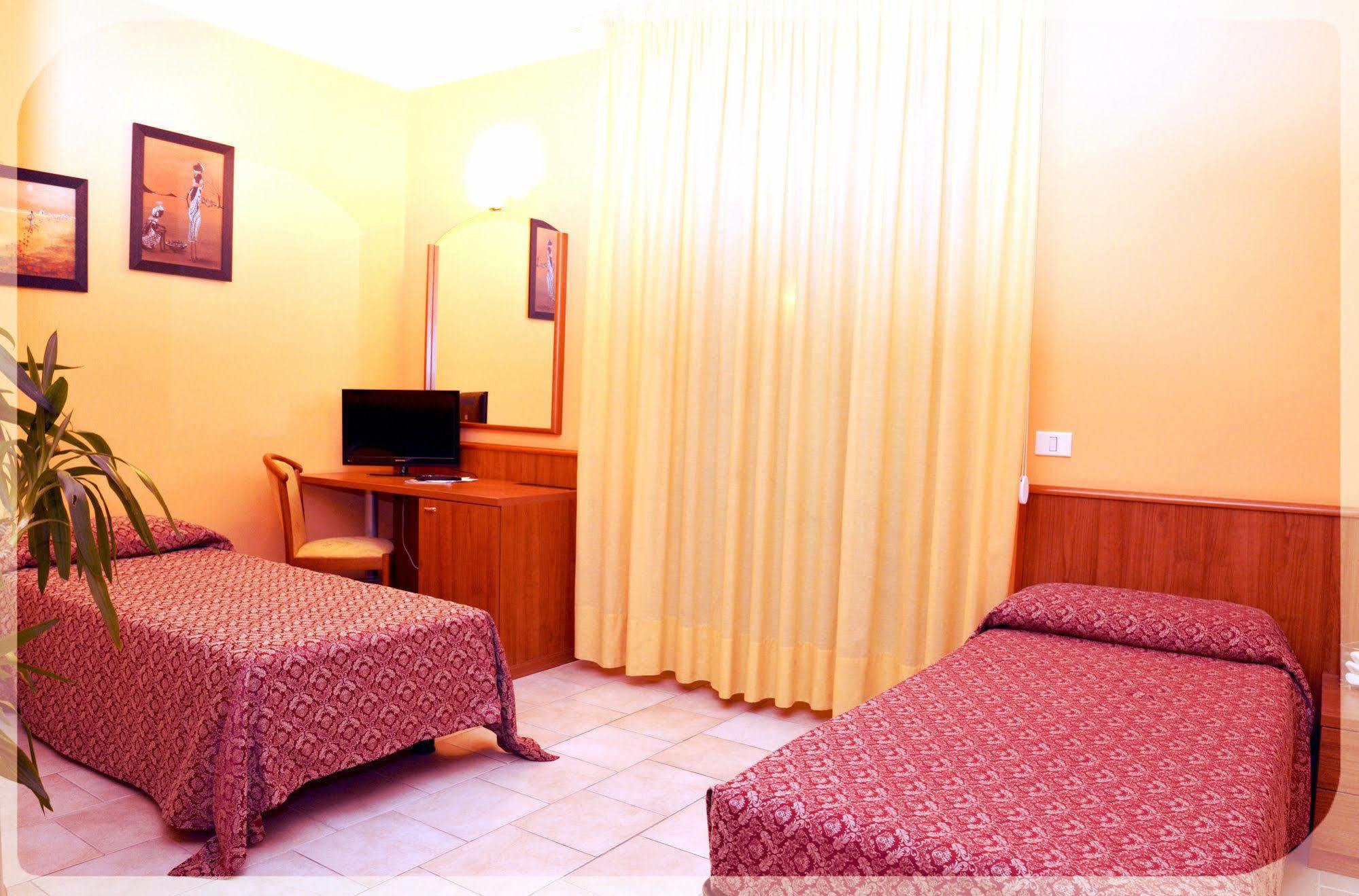 Hotel Ristorante la Solaria San Giovanni Rotondo Esterno foto